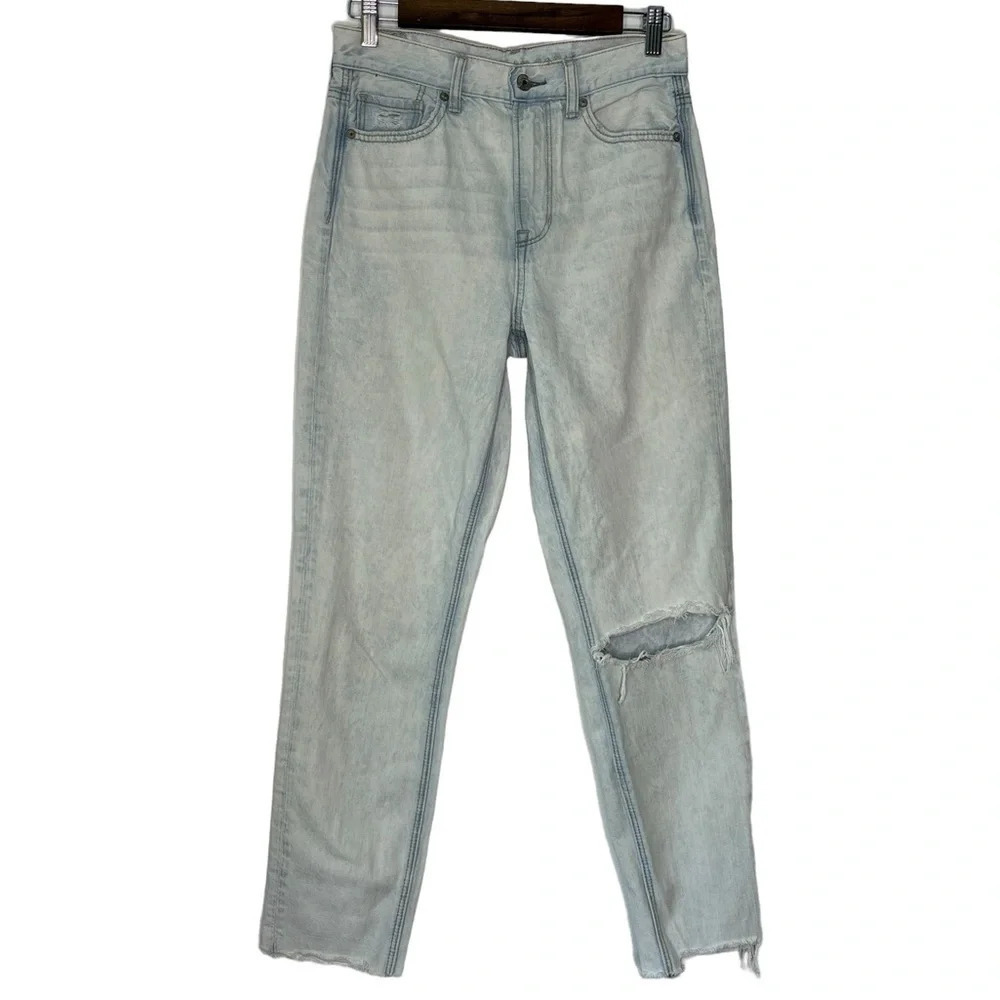 American Eagle Light Acid Wash Distressed High Rise Mom Jean Size 4